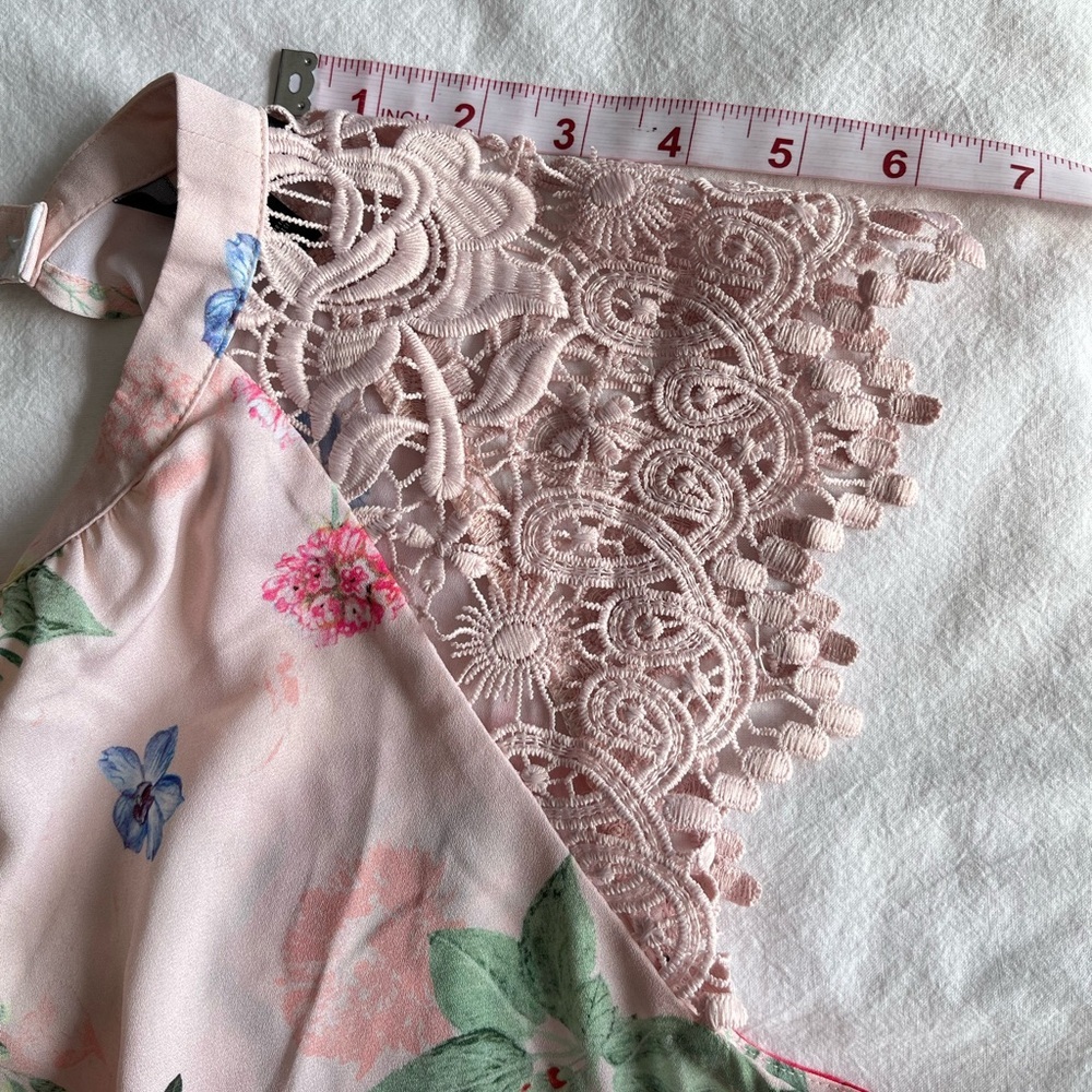 Express Pink Floral Lace Halter Top Sz M Romantic Fairycore Cottagecore Feminine - Picture 11 of 13